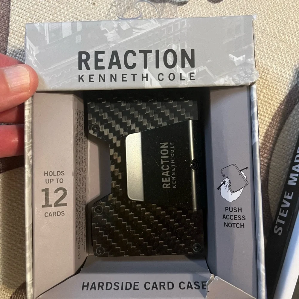 Kenneth Cole Reaction Black Card Case